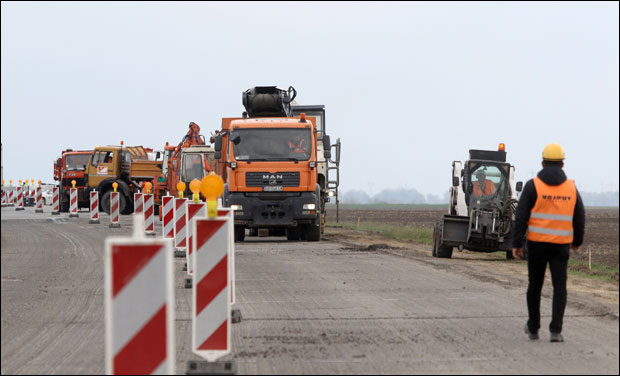 Радови на путу између Каћа и Зрењанина: Нови асфалт марта 2018.